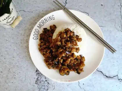 Meat and eggplant