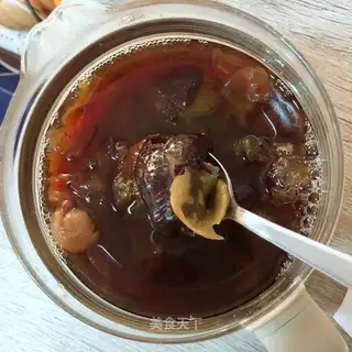 Silver-ear red-leaved cuisine soup