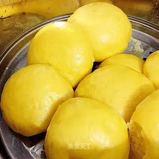 Pumpkin milk buns
