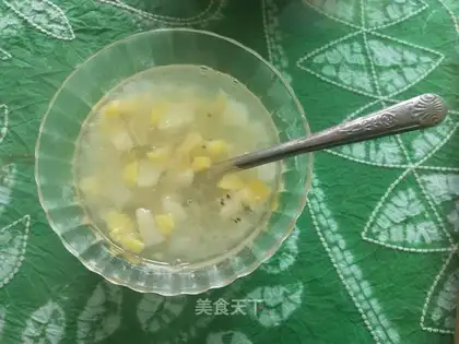 Fruit and silver ear soup