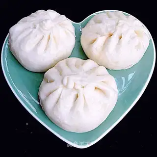 Mulberry mushroom meat buns