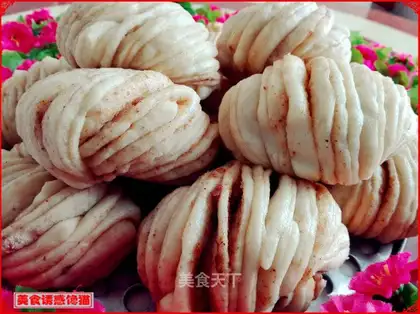 Pepper salt peanut rolls