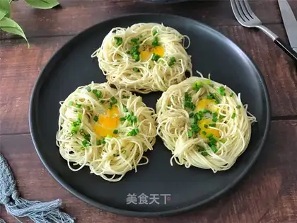 Hanging a bird's nest omelet