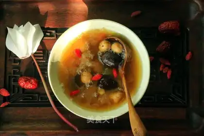 Lotus silver ear soup