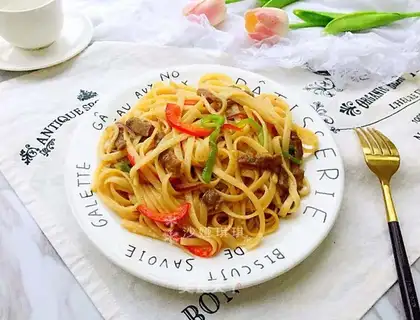 Black pepper steak fried pasta