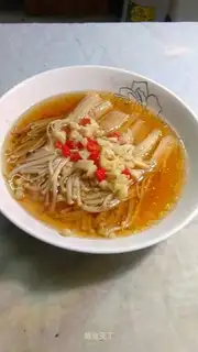 Scratch pepper garlic and golden needle mushrooms