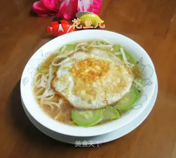 ♪ Duck eggs and sauerkraut noodles ♪