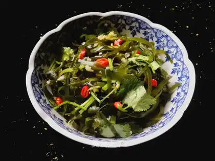 Garlic mud and seaweed