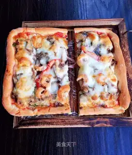 Beef mushroom pizza