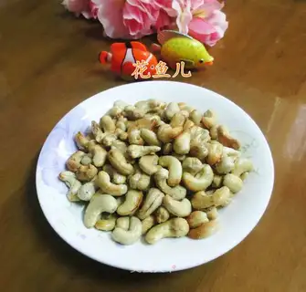 Bread-based cashew nuts