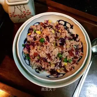 Pyramid salami fried rice