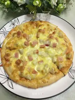 Chicken ham pizza