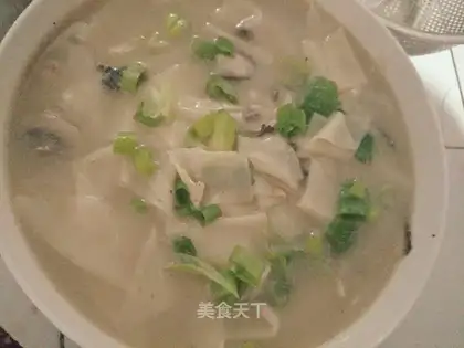 Fish soup noodles