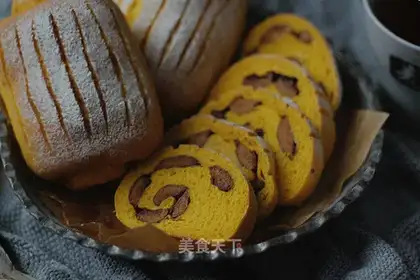 Pumpkin's red-tree bread