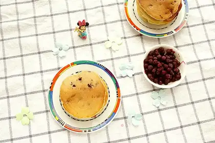 Low fat blueberry yogurt muffin