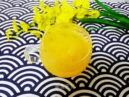 A lot of fresh orange fruit