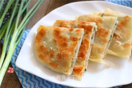 Fresh meat onion pie