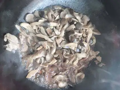 Mushroom fried meat