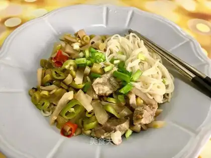 Pickle beef noodles