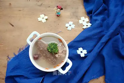Sea cucumber oxen tail soup