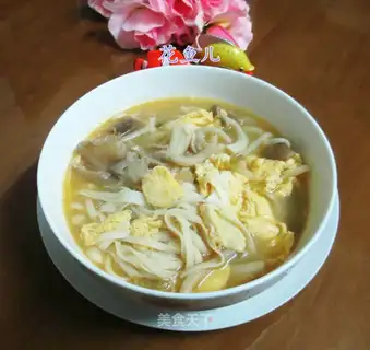 ♪ Squeeze the roses and duck egg noodles ♪