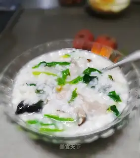 Porridge of spinach mushrooms