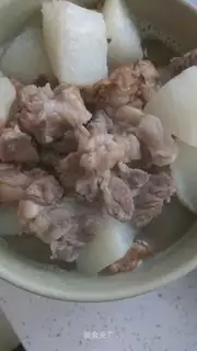 A lamb stew with radish