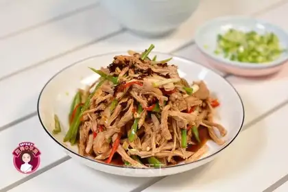 Frozen chicken soup and sour chicken silk