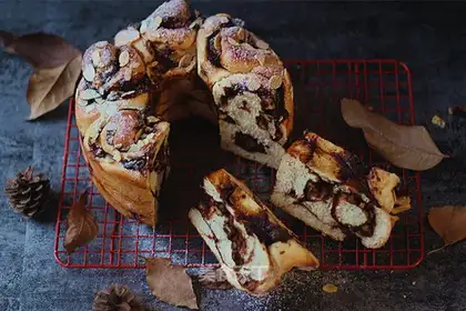 Black sugar cinnamon hand tore