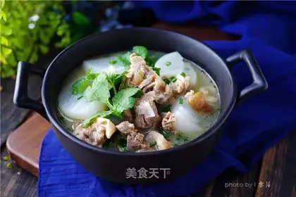 The radish lamb soup