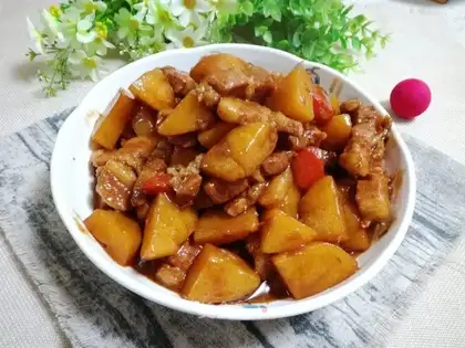 Five flowers and potatoes