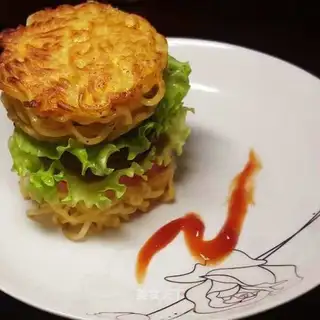 Noodle burgers
