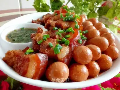 Quail egg red pork
