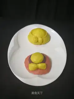 Cute hats, buns