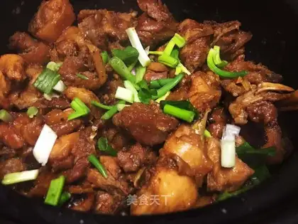 A casserole chicken