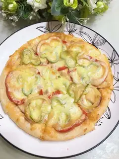Bacon sausage pizza