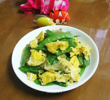 A duck-cracker with Dutch beans