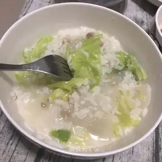 Hot rice with cabbage