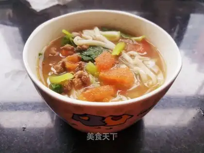Tomato beef noodles