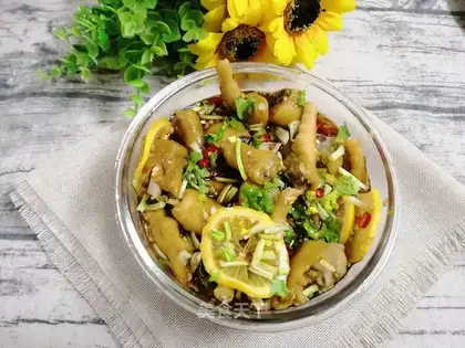 Lemon sour chicken claws