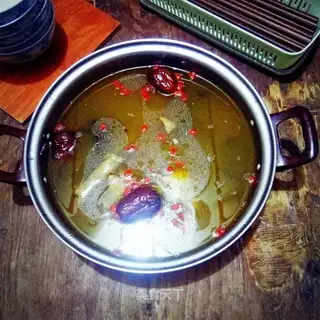 Nutritional chicken mushroom fire pot