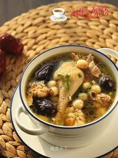 Red-tree chicken soup