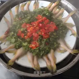 Snow pickles, pepper spicy head