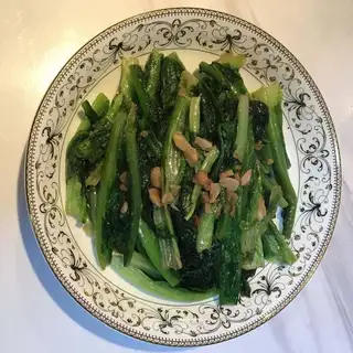 Garlic leaves