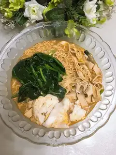 Egg-peased noodles