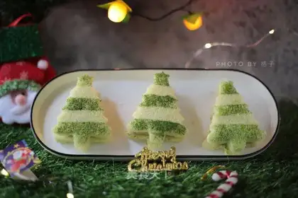 Mini Christmas tree cake