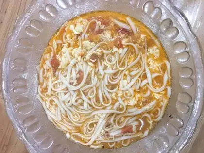 Tomato egg noodles