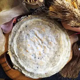 Black sesame salt cake