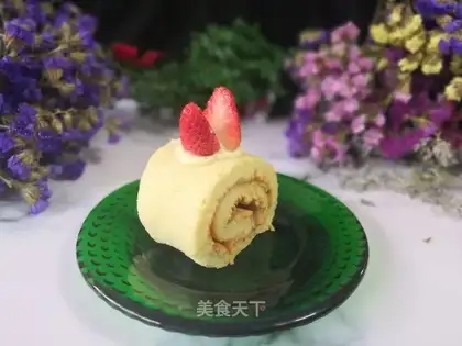 Strawberry roll