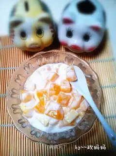 Yogurt fruit salad